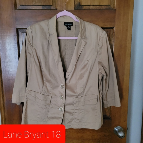 LOT OF PLUS SIZE CLOTHING - Picture 9 of 16